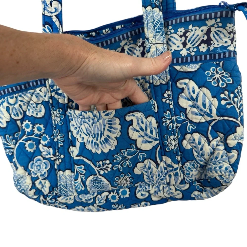 Vera Bradley Floral Quilted Cotton Coastal Grandma Style Blue Lagoon Tote Bag - Picture 11 of 12